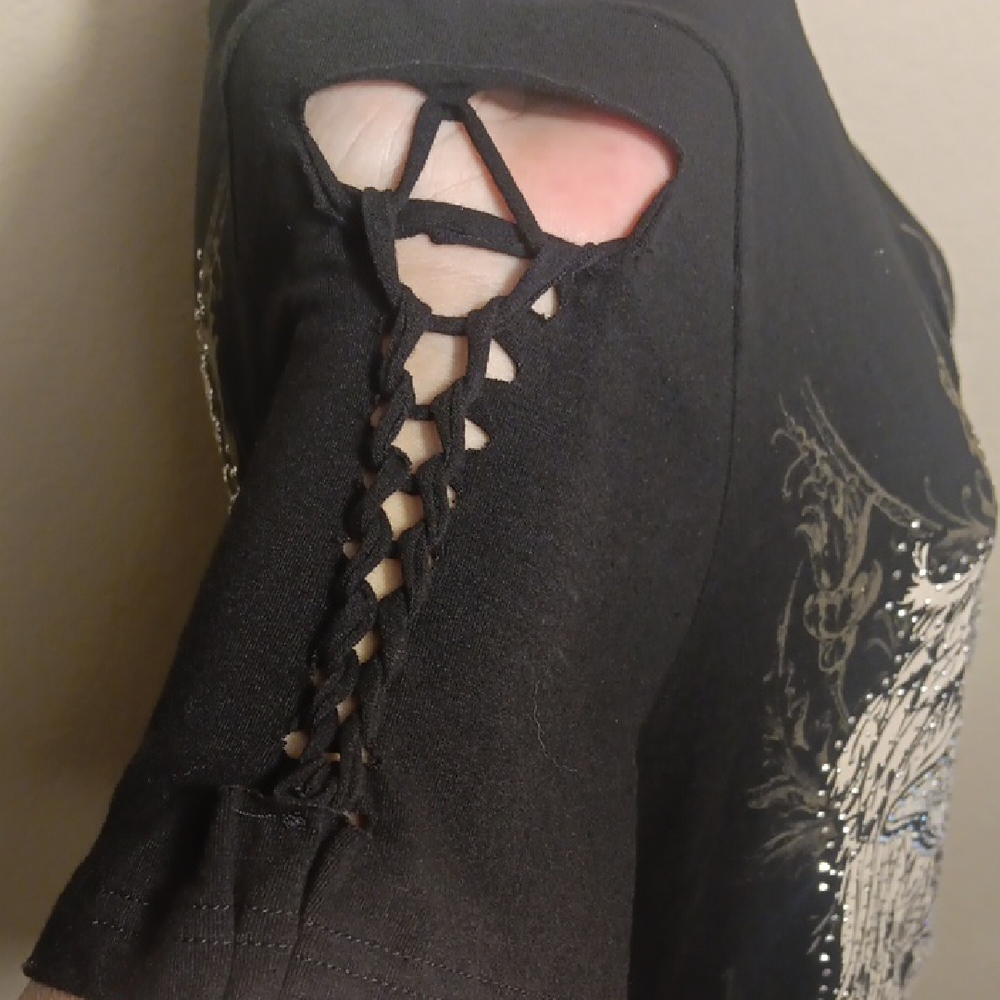 NWT. Platinum Plush 2 Sided Black Graphic Tee With Rhinestone W/ Lace-Up Detail - Picture 4 of 11